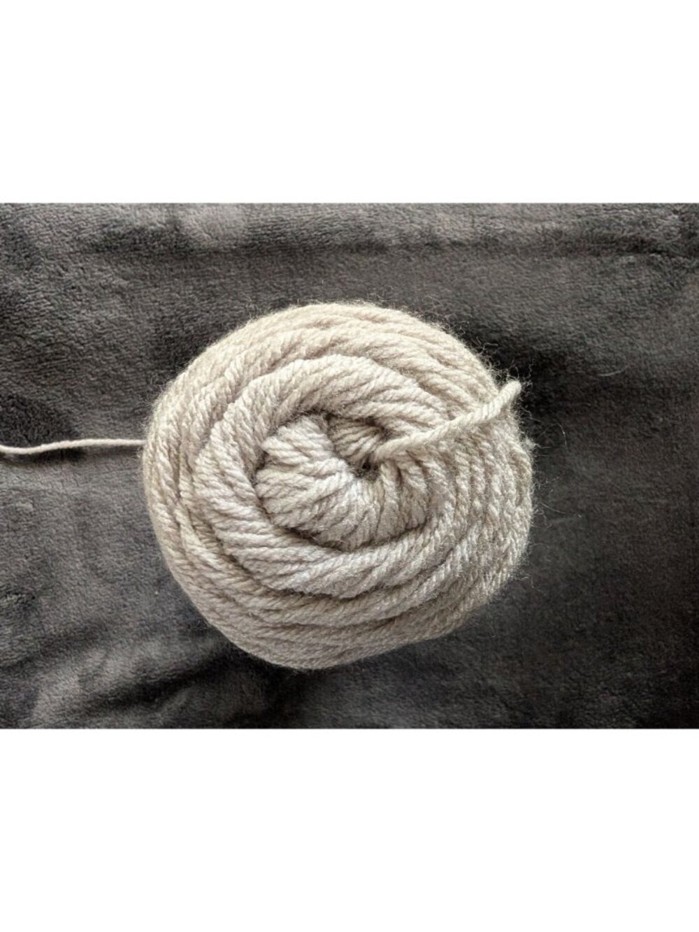Big Twist Value Acrylic Yarn‎ - Soft Gray - Picture 5 of 5